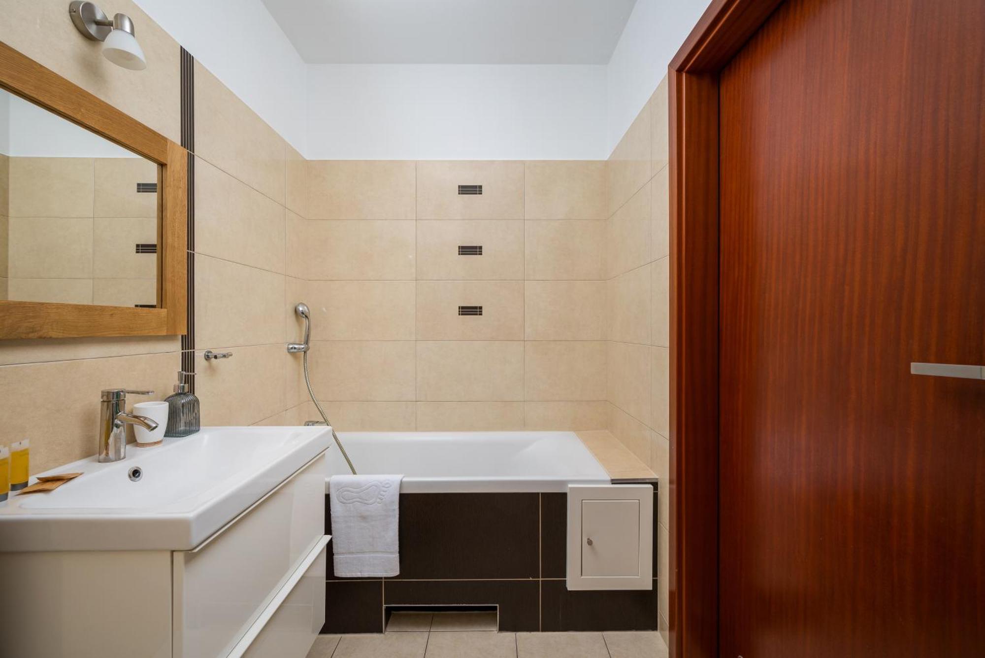 Metro Ksiecia Janusza Cosy Apartment Βαρσοβία Εξωτερικό φωτογραφία